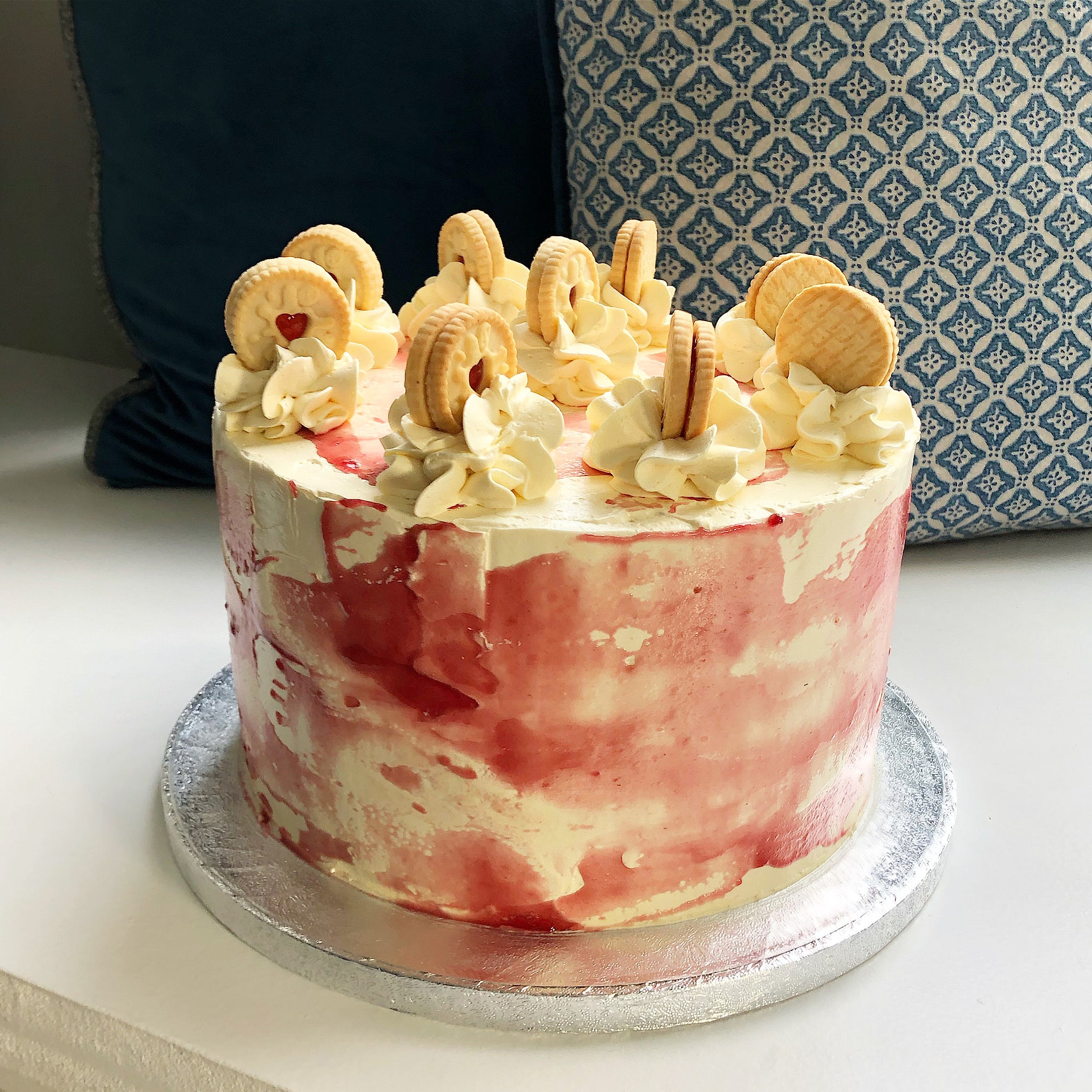 Jammie Dodger Cake